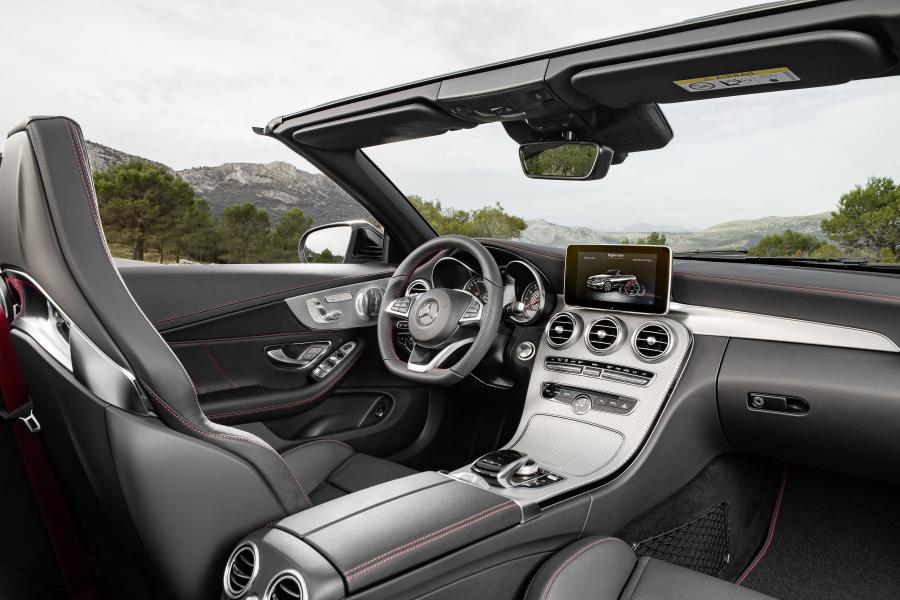 Интерьер Mercedes-AMG C43 4Matic Cabriolet 2016 года  (фото 12 из 39)